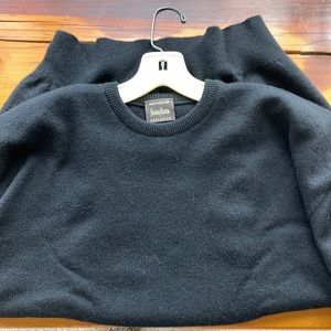 Black 100% cashmere sweater